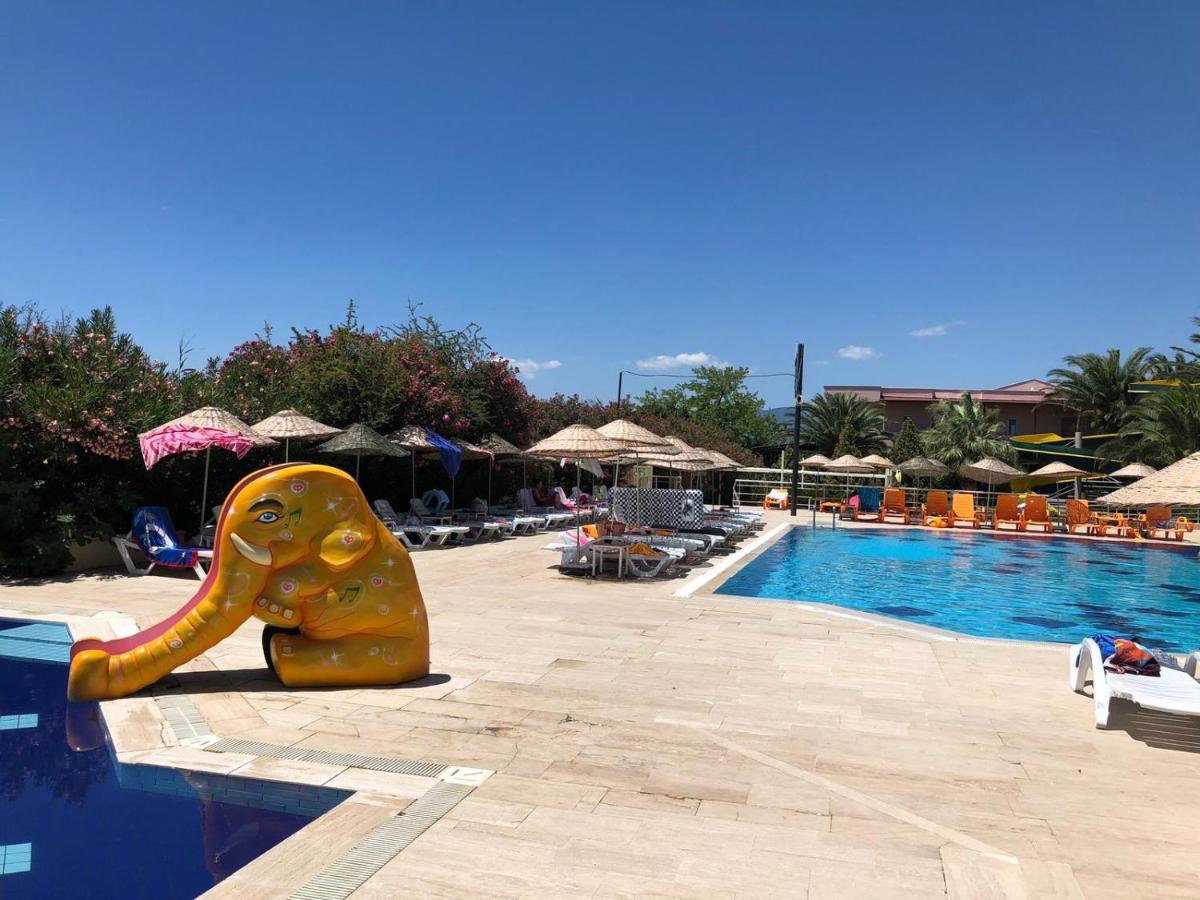 Afytos Oeren Park Mtk Hotel Exterior photo